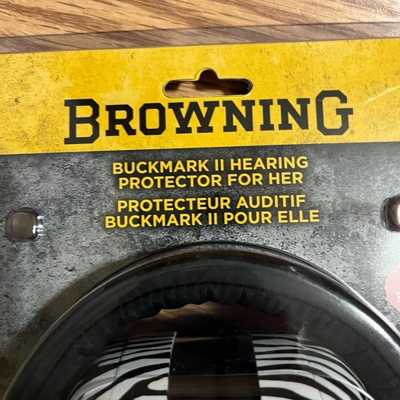NEW Browning Buckmark II Hearing Protectors - Picture 2 of 5